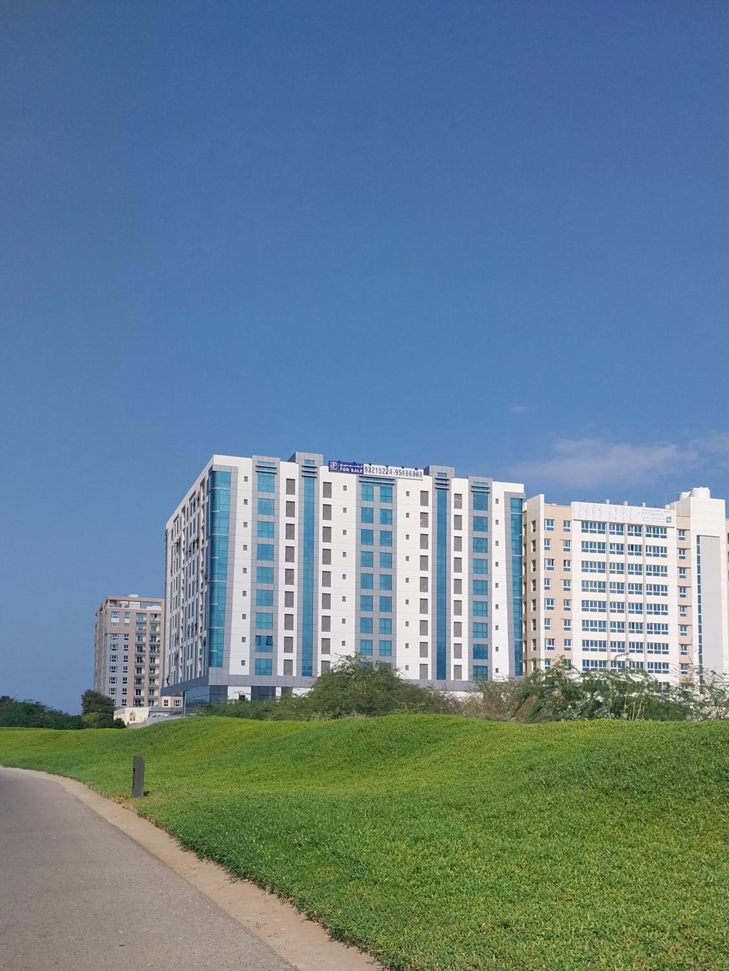 Oceana Flat * Muscat